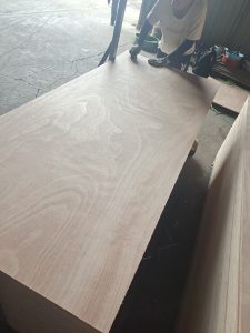 2.5mm/2.7mm Okoume Veneer Faced Door Skin Plywood 2.5mm/2.7mm okoume veneer faced door skin plywood