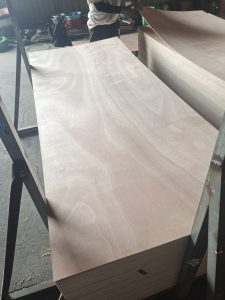 2.5mm/2.7mm Okoume Veneer Faced Door Skin Plywood auto draft